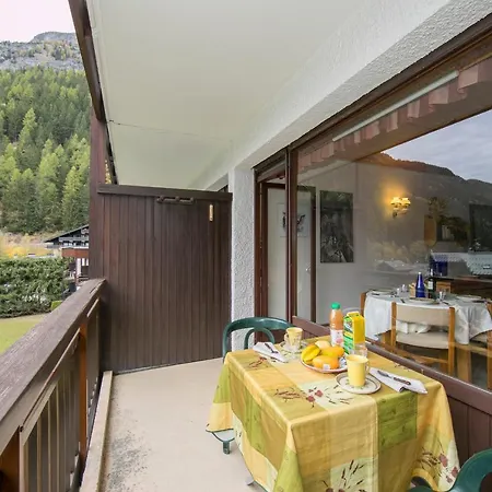 Sainte-foy-l'argentiere Sleeps 3 Pool